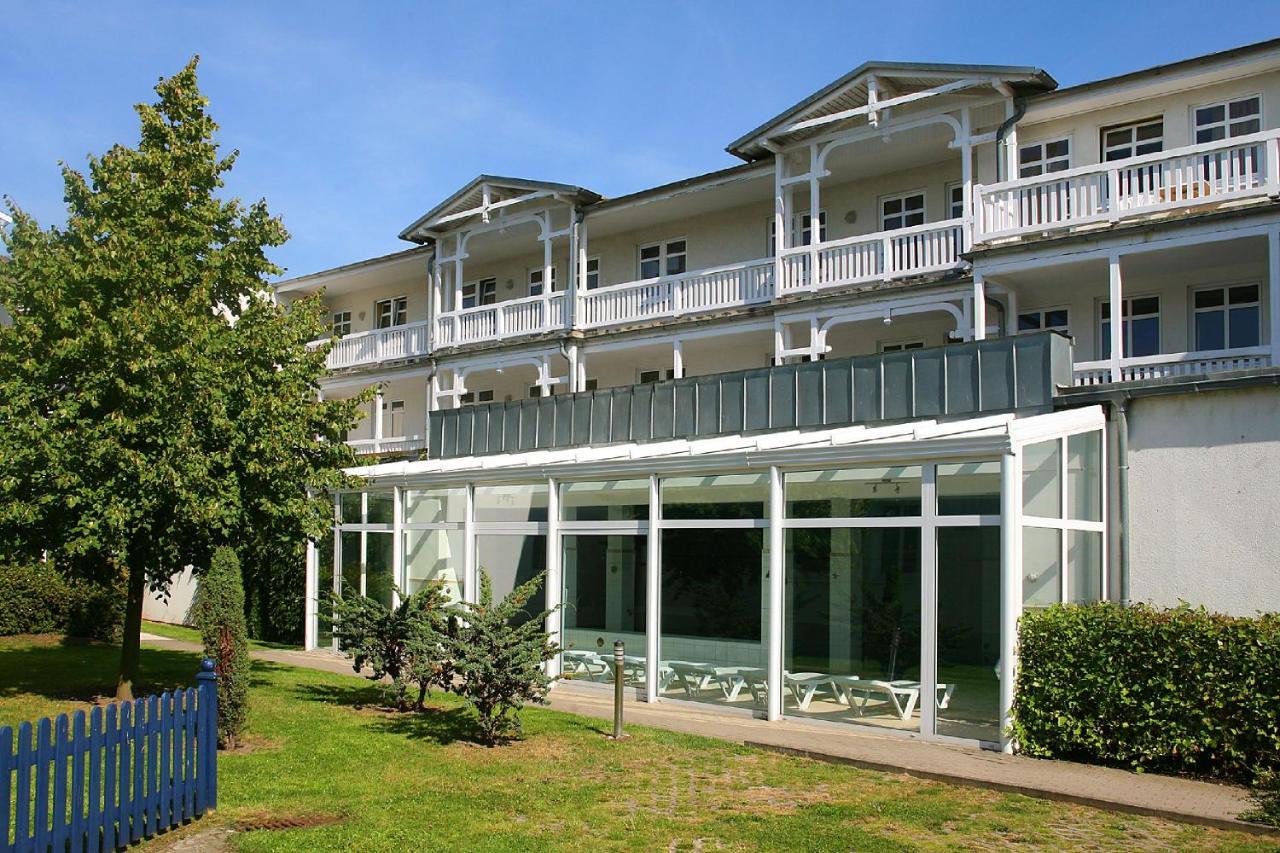 Haus Strandeck: Sellin Beachside Apartment with Ahoi Spa Access Goehren  Exterior photo