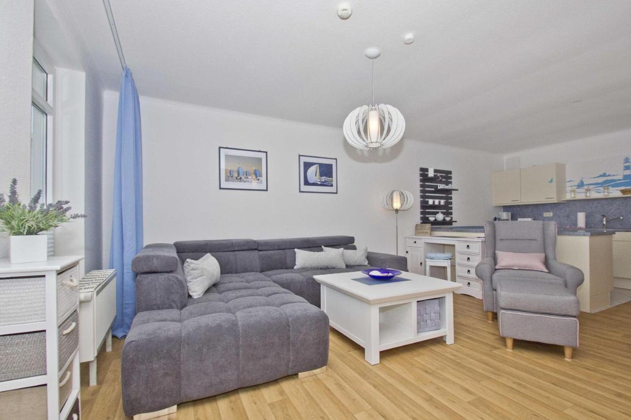 Haus Strandeck: Sellin Beachside Apartment with Ahoi Spa Access Goehren  Exterior photo