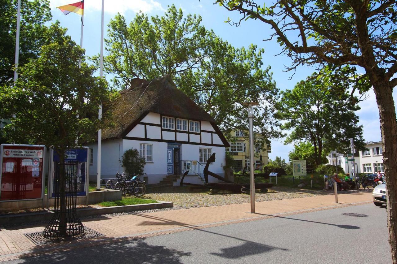 Haus Strandeck: Sellin Beachside Apartment with Ahoi Spa Access Goehren  Exterior photo